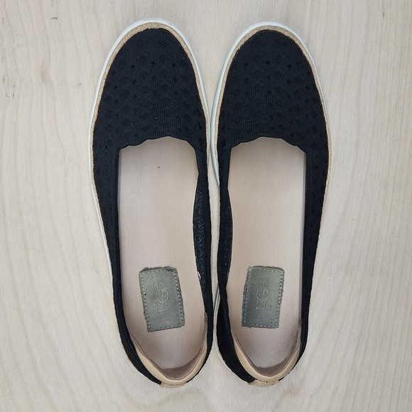 UGG Tammy Slip On Perforated Knit Comfort Flats Black 1108671 Women's Sz 8 EUC - Picture 6 of 14